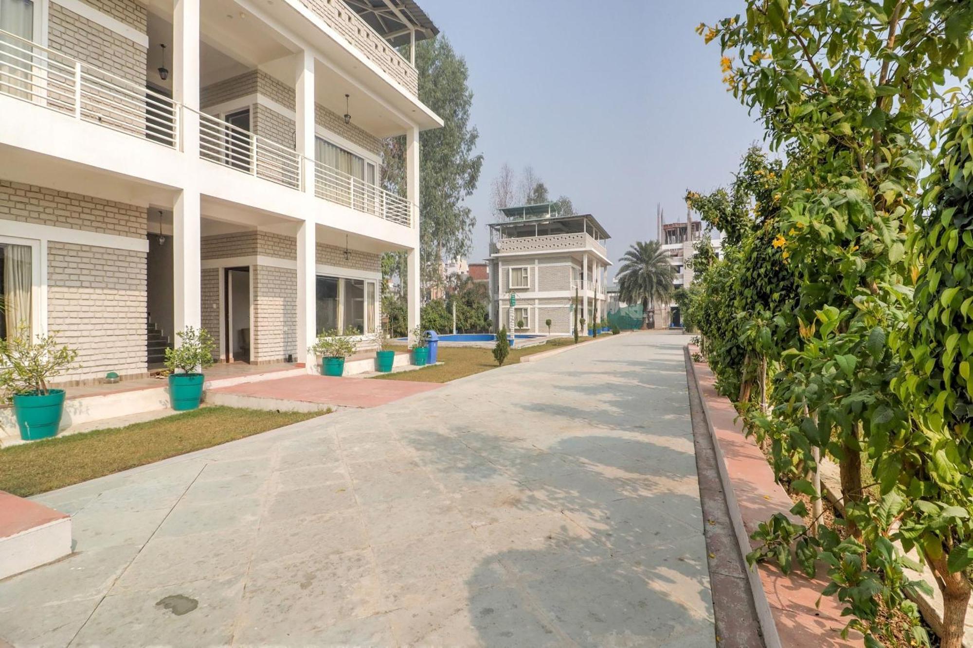 Townhouse Amaraa Farms Near Lulu Hypermarket Lucknow Buitenkant foto
