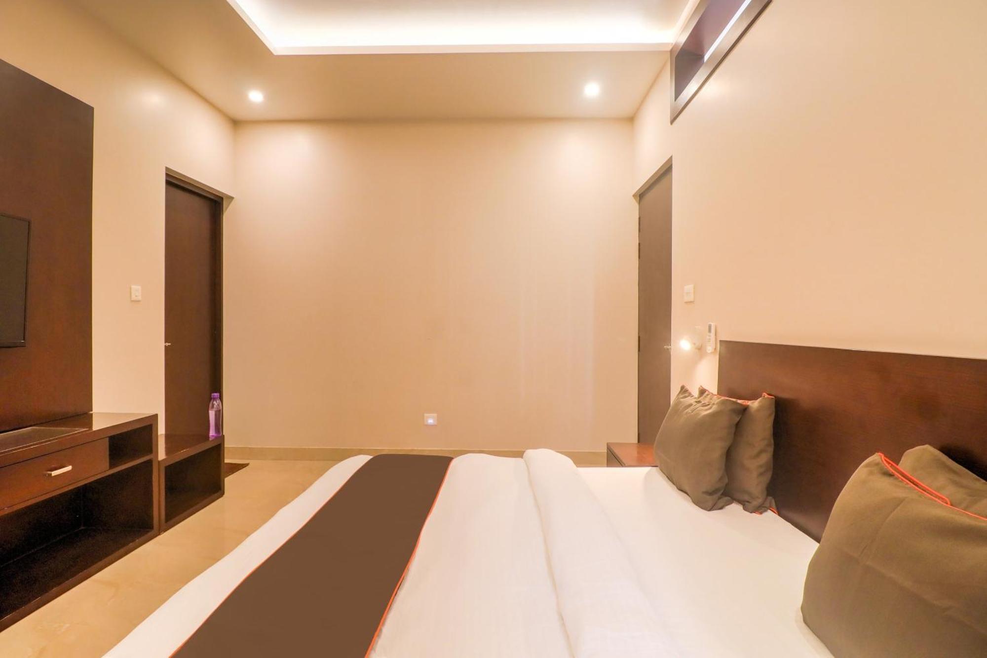 Townhouse Amaraa Farms Near Lulu Hypermarket Lucknow Buitenkant foto