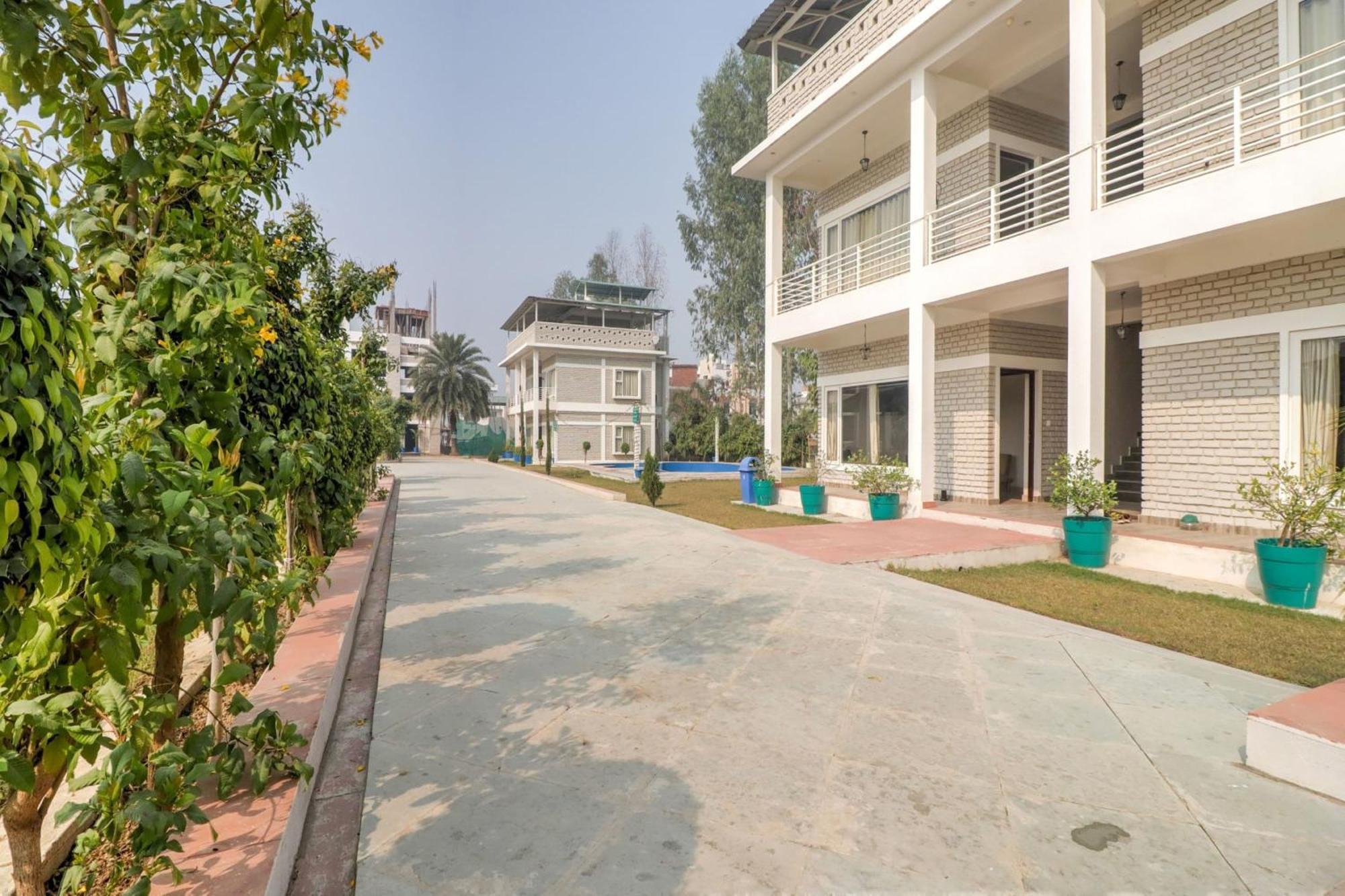 Townhouse Amaraa Farms Near Lulu Hypermarket Lucknow Buitenkant foto