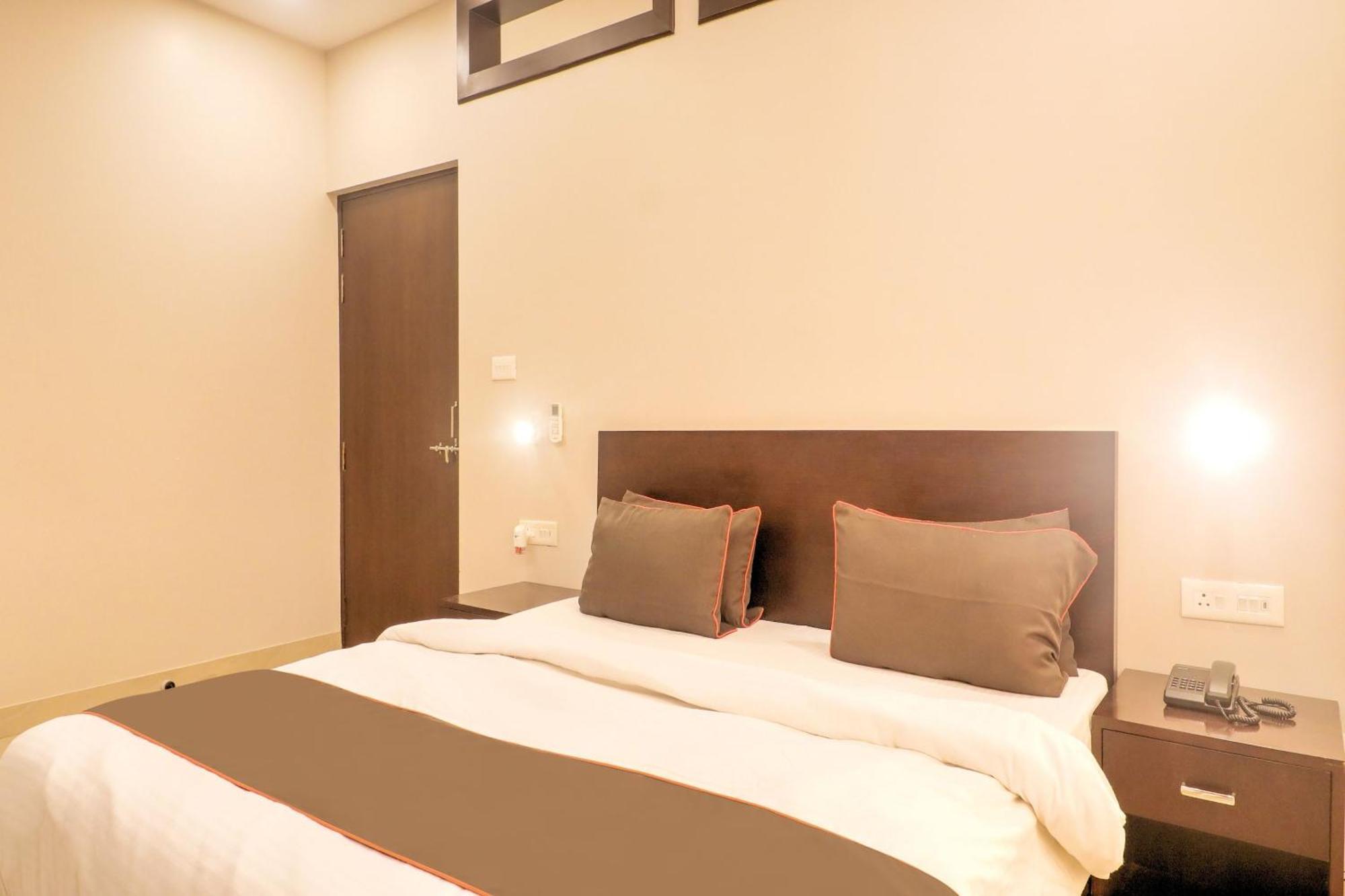 Townhouse Amaraa Farms Near Lulu Hypermarket Lucknow Buitenkant foto