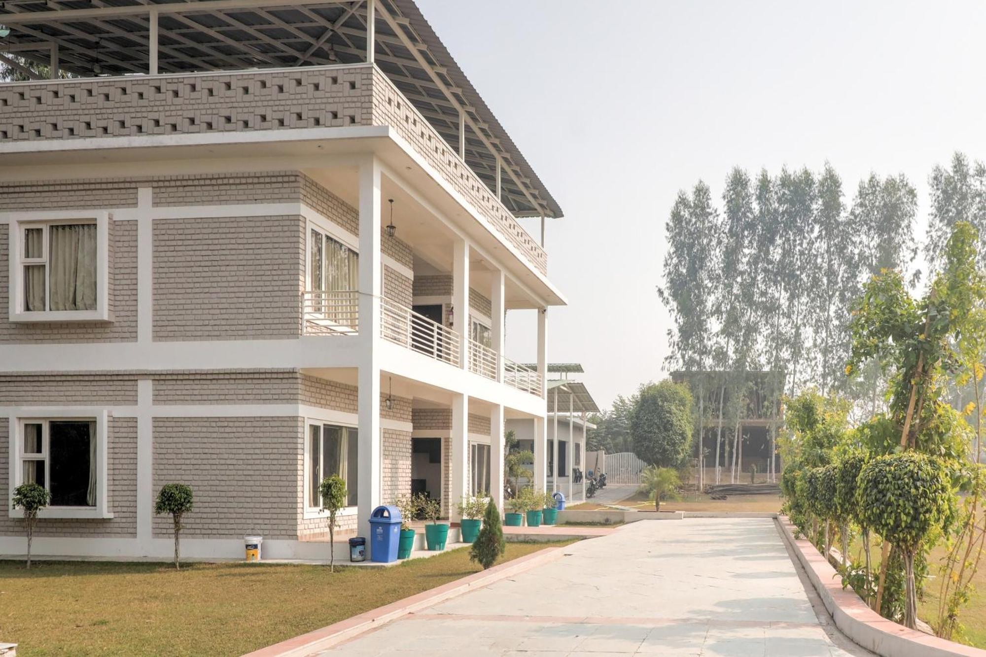 Townhouse Amaraa Farms Near Lulu Hypermarket Lucknow Buitenkant foto