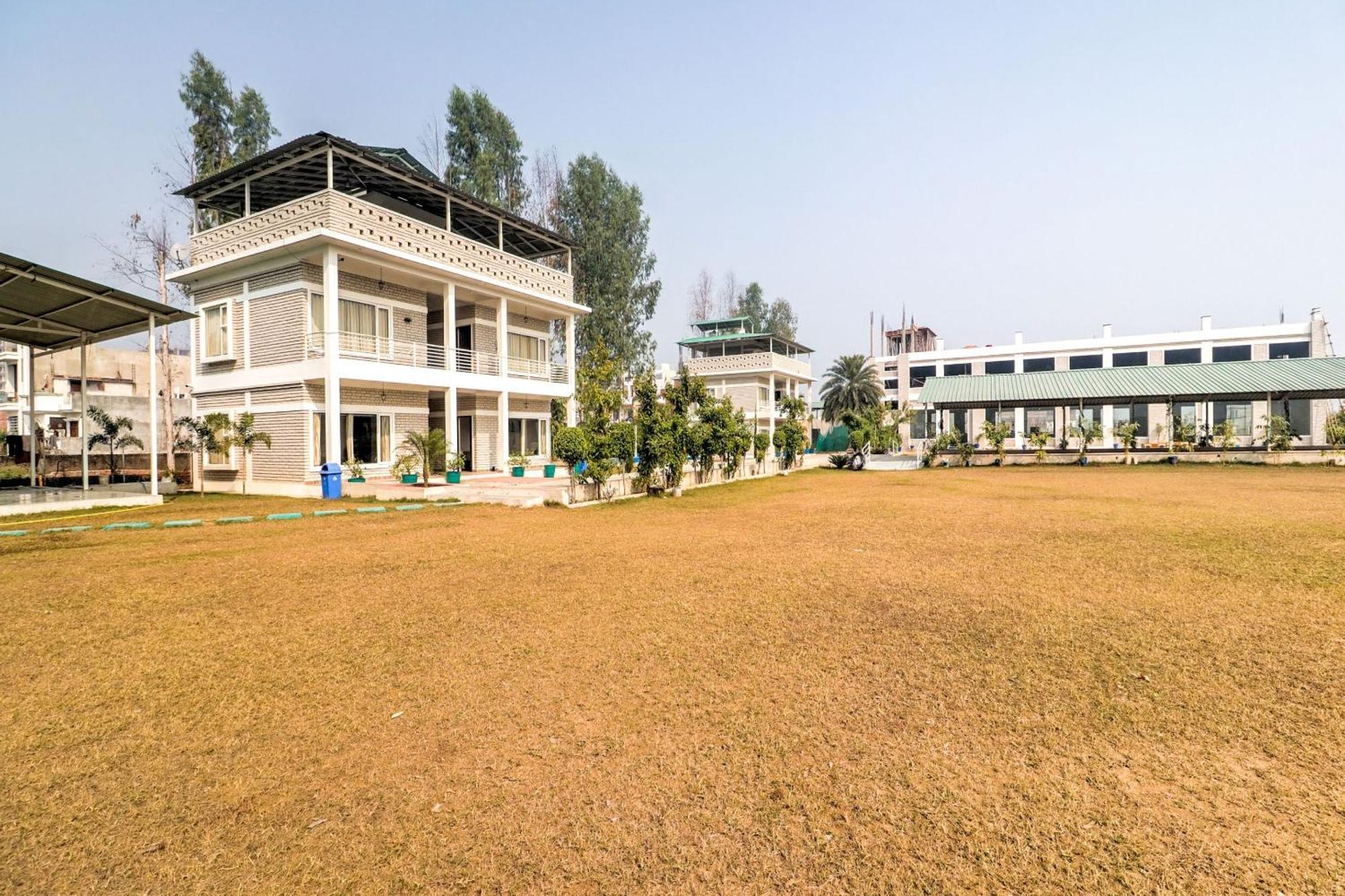 Townhouse Amaraa Farms Near Lulu Hypermarket Lucknow Buitenkant foto