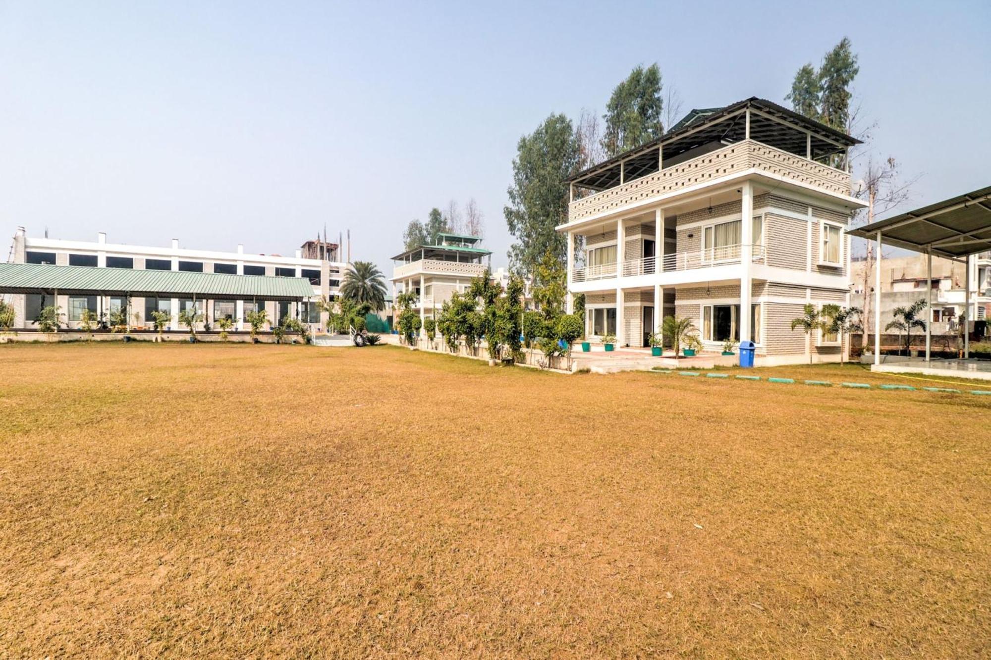 Townhouse Amaraa Farms Near Lulu Hypermarket Lucknow Buitenkant foto