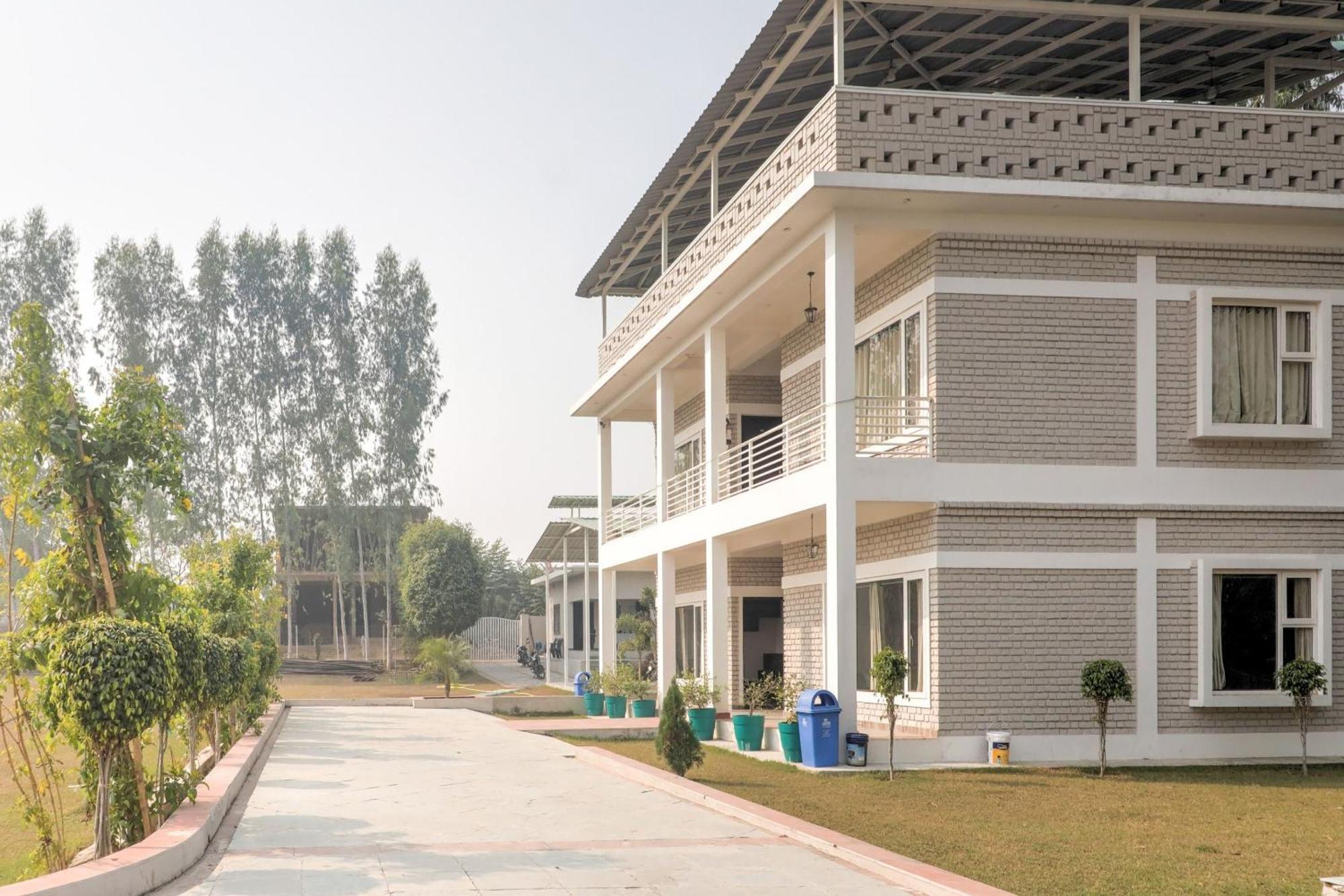 Townhouse Amaraa Farms Near Lulu Hypermarket Lucknow Buitenkant foto