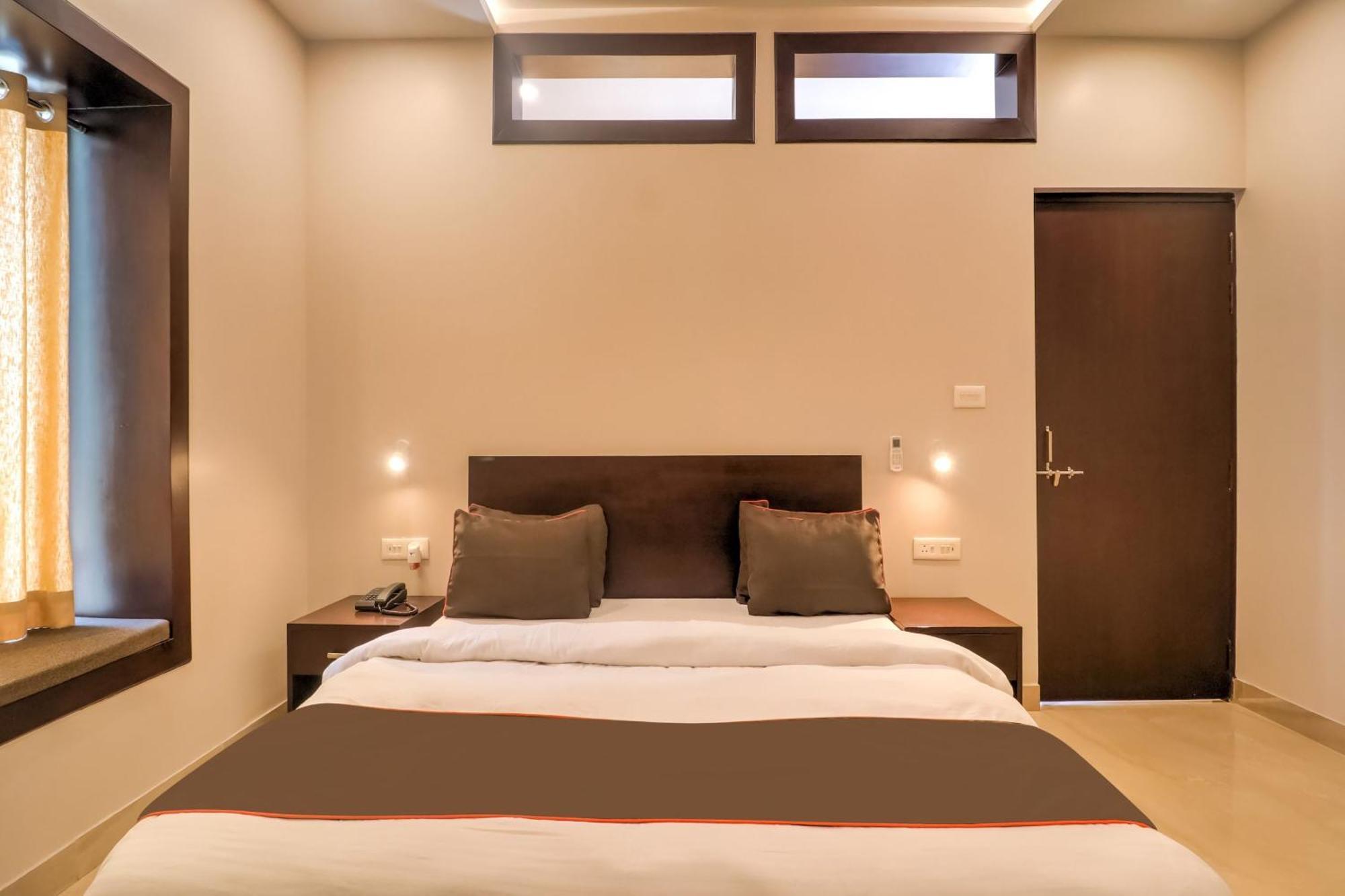 Townhouse Amaraa Farms Near Lulu Hypermarket Lucknow Buitenkant foto